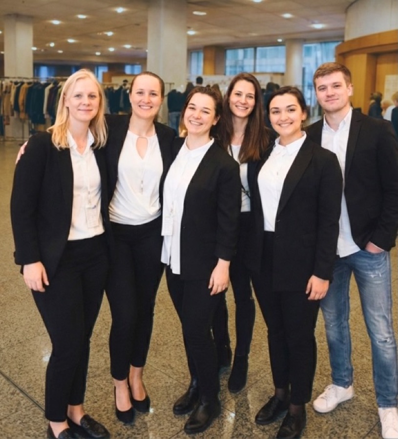 Lust auf coole Eventjobs? GrosConnection vermittelt deutschlandweit Eventpersonal für Service, Garderobe, Hostessen und Promoter